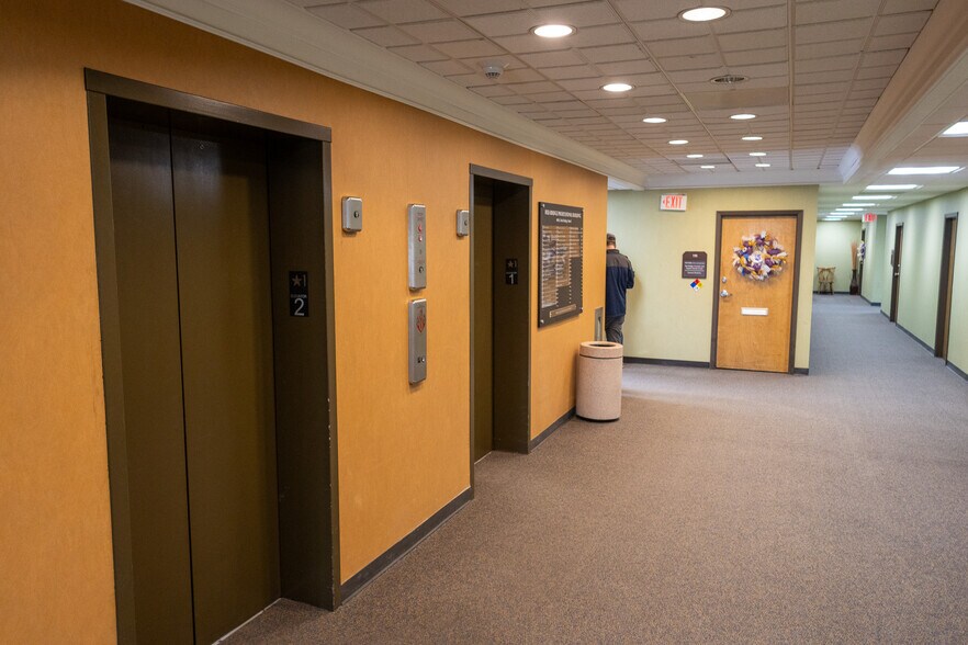 More Photos Of 400 E Red Bridge Rd, Kansas City Medical For Sale