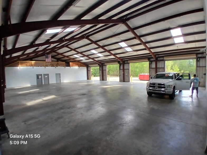 More Photos Of 1509 SW Century Gln, Lake City Warehouse For Lease