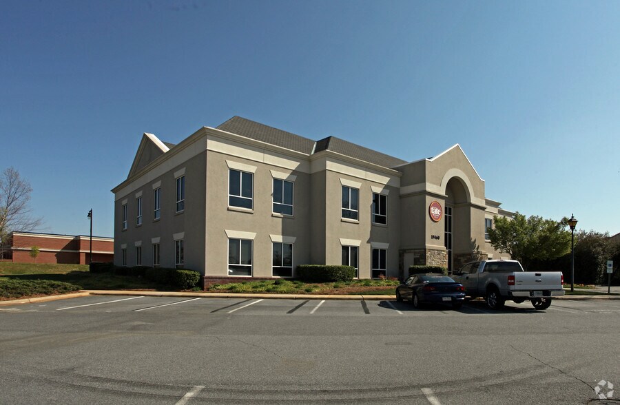 More Photos Of 19460 Old Jetton Rd, Cornelius Office For Lease