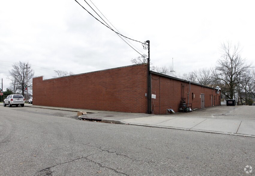 More Photos Of 9076 Church St, Twinsburg Freestanding For Lease