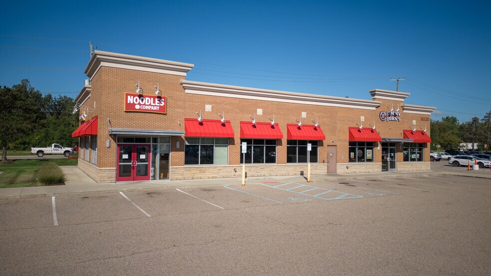 More Photos Of 30130 Telegraph Rd, Southfield Freestanding For Lease