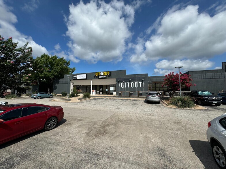 More Photos Of 4930 S Congress Ave, Austin Storefront For Lease