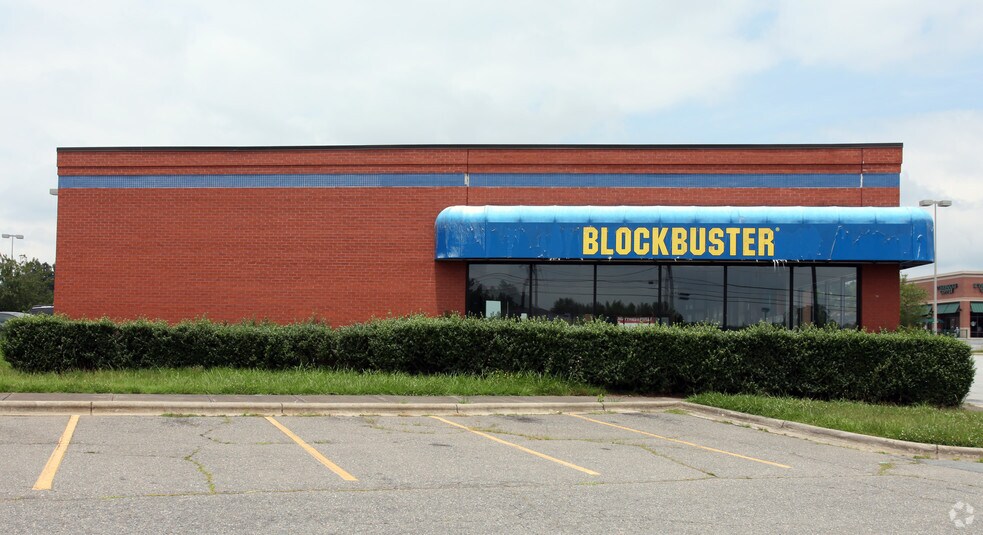 More Photos Of 1024 S Main St, Kernersville Freestanding For Lease