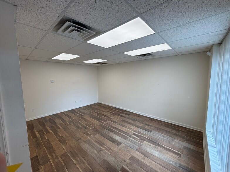 More Photos Of 110 Harmon Dr, Blackwood Light Distribution For Lease