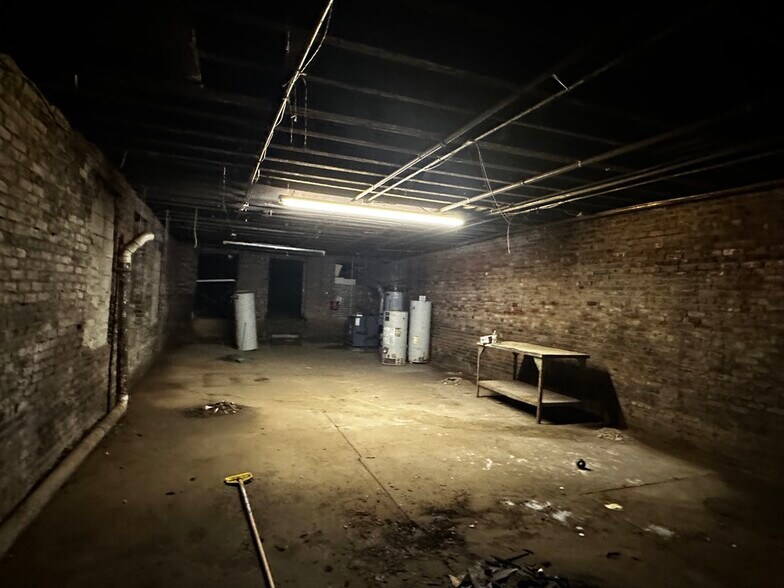 More Photos Of 67-11 Fresh Pond Rd, Ridgewood Storefront Retail Residential For Lease