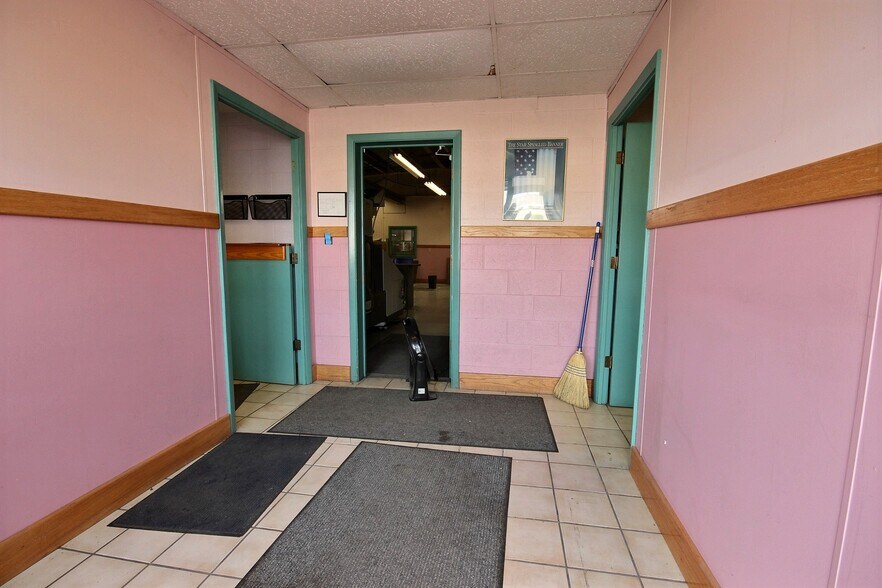 More Photos Of 1431 Production Rd, Fort Wayne Manufacturing For Sale