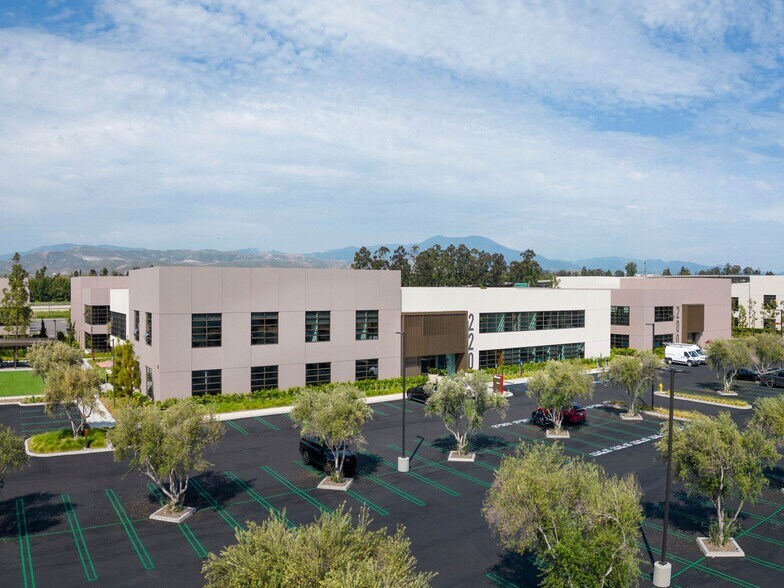 More Photos Of 100 Progress, Irvine Unknown For Lease