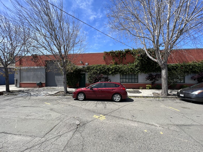 Primary Photo Of 1338 7th St, Berkeley Flex For Lease