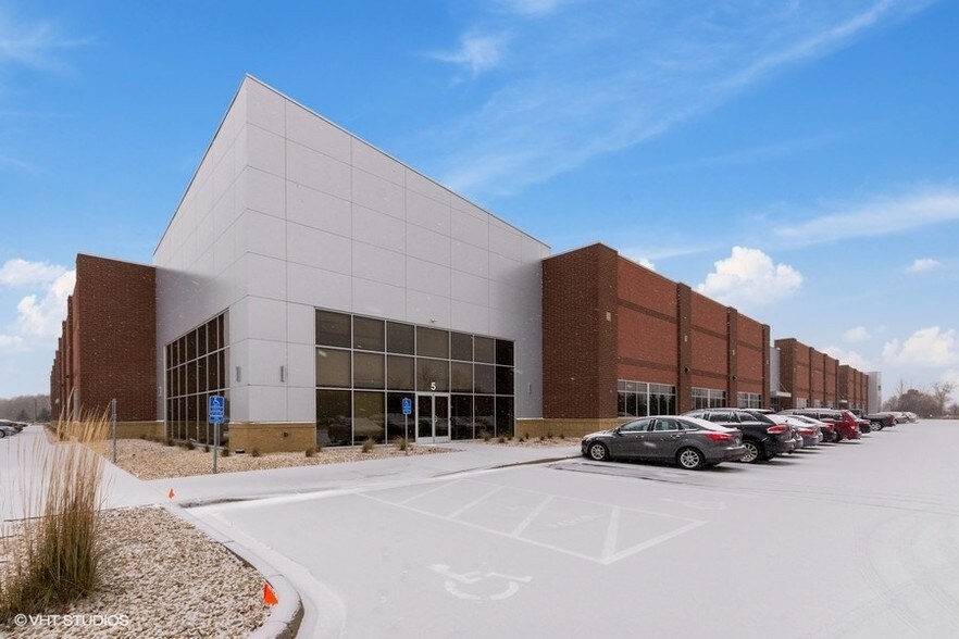 More Photos Of 3785 Pheasant Ridge Dr NE, Blaine Research And Development For Lease