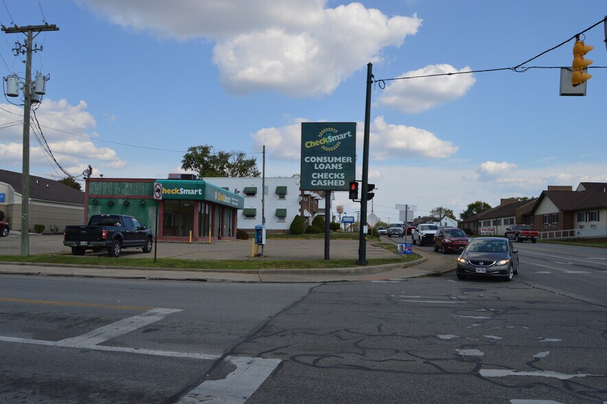 More Photos Of 1301 E Main St, Lancaster Freestanding For Sale