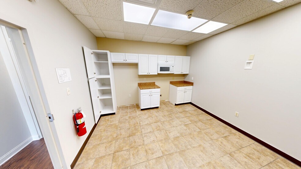 More Photos Of 11001-11039 Montgomery Rd, Symmes Township Unknown For Lease