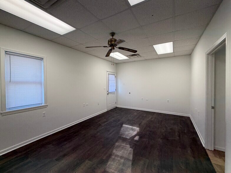 More Photos Of 385-387 Industrial Dr, Mount Juliet Warehouse For Lease