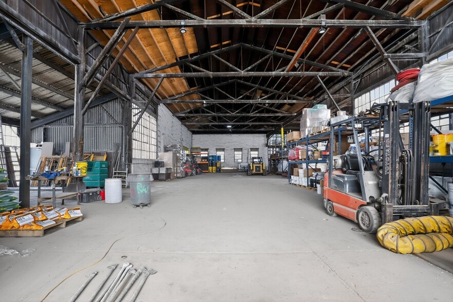 More Photos Of 935 W 6th St, Lansdale Industrial For Sale