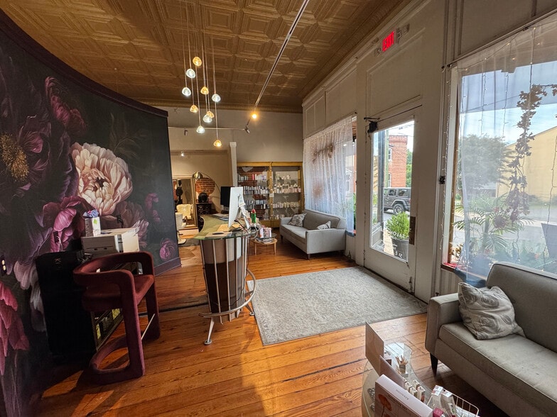 More Photos Of 51 E Lee St, Warrenton Storefront Retail Office For Sale