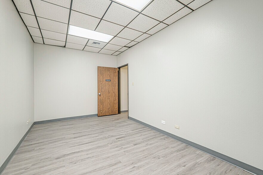 More Photos Of 2407 W Louisiana Ave, Midland Medical For Lease