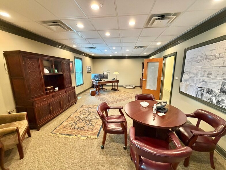 More Photos Of 6339 Howard Ln, Elkridge Office For Sale