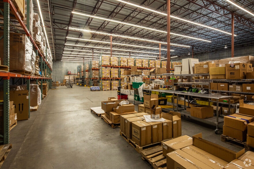 More Photos Of 5035 W Hillsborough Ave, Tampa Warehouse For Lease