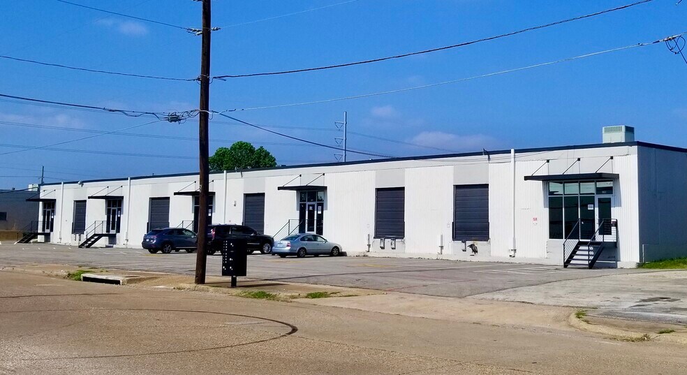 Primary Photo Of 11720 Chairman Dr, Dallas Manufacturing For Sale