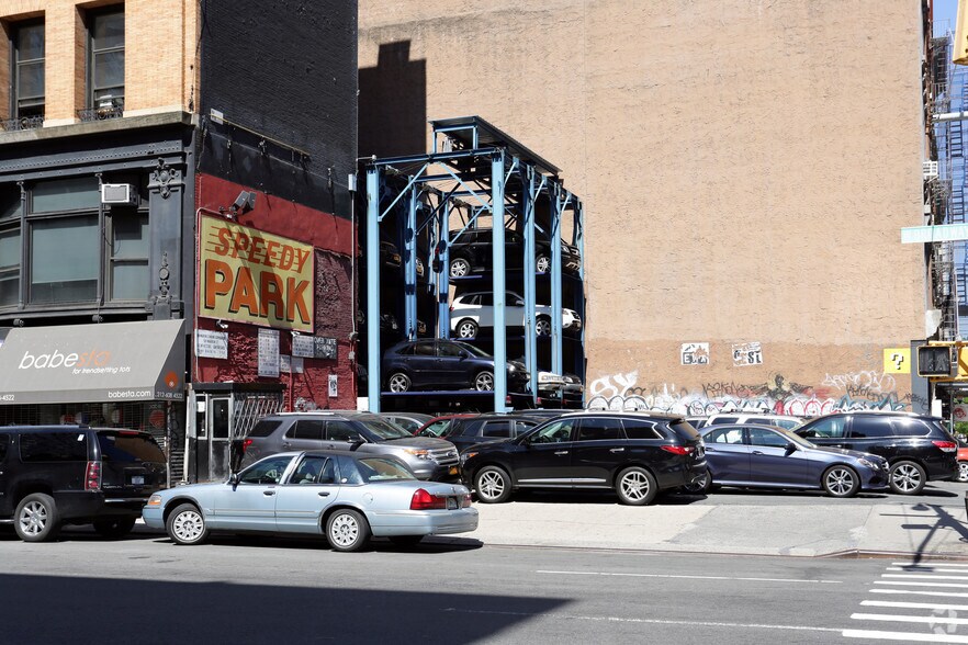 More Photos Of 66 W Broadway, New York Office For Lease