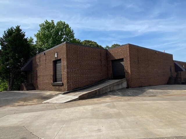 Primary Photo Of 600 Griffith Rd, Charlotte Warehouse For Lease
