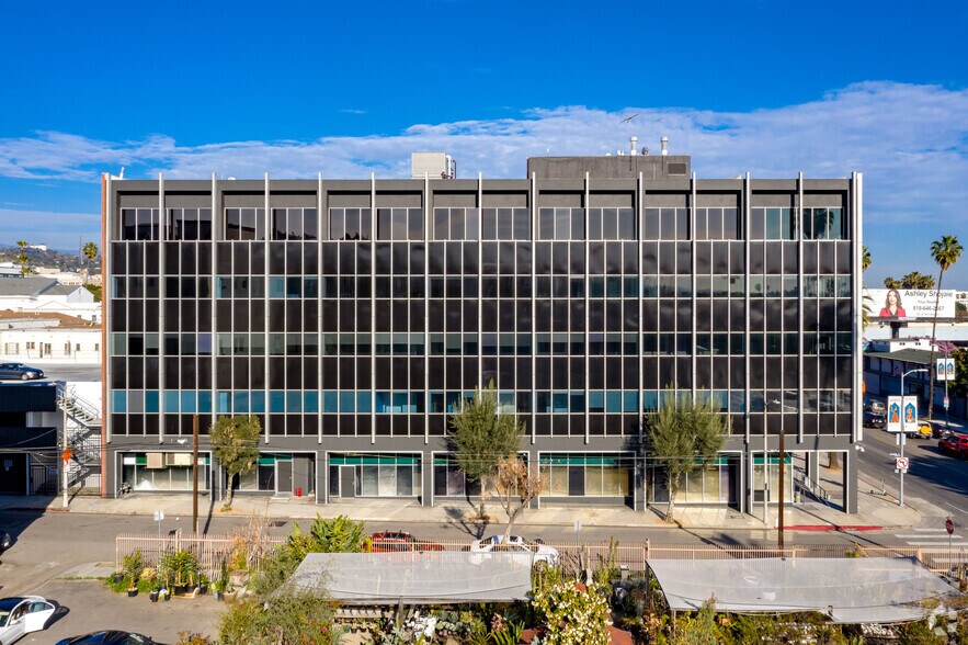 More Photos Of 6725 W Sunset Blvd, Los Angeles Office For Lease