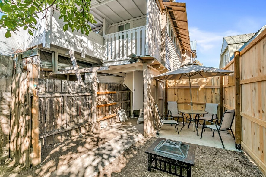 More Photos Of 441 N Grape St, Medford Apartments For Sale