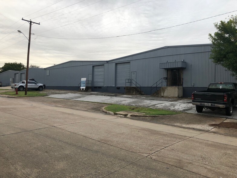 More Photos Of 106 NW 17th St, Grand Prairie Warehouse For Lease