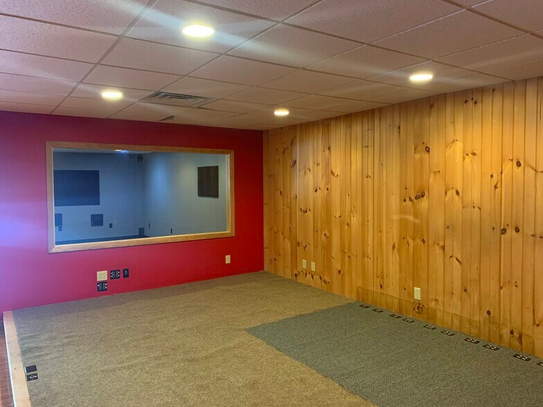 More Photos Of 217 Pearl St, Essex Junction Freestanding For Lease