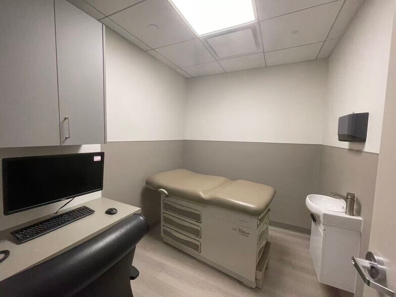 More Photos Of 849 53rd St, Brooklyn Medical For Lease