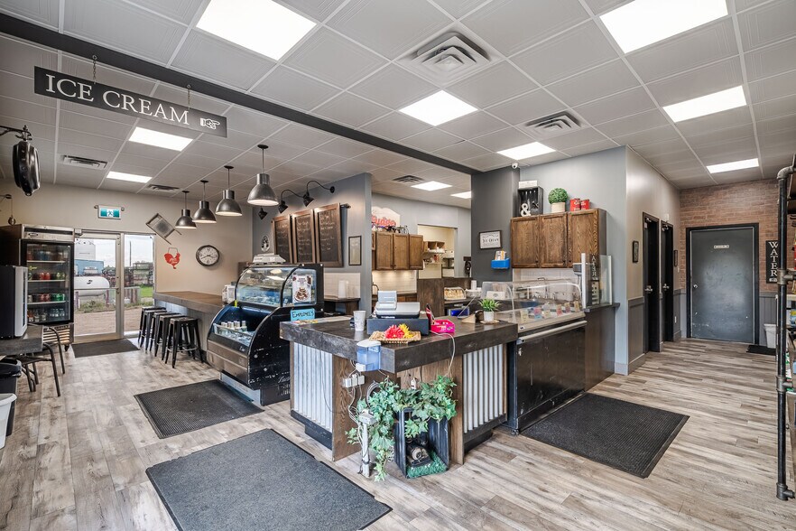 More Photos Of 20 Railway Av S, Marwayne General Retail For Sale