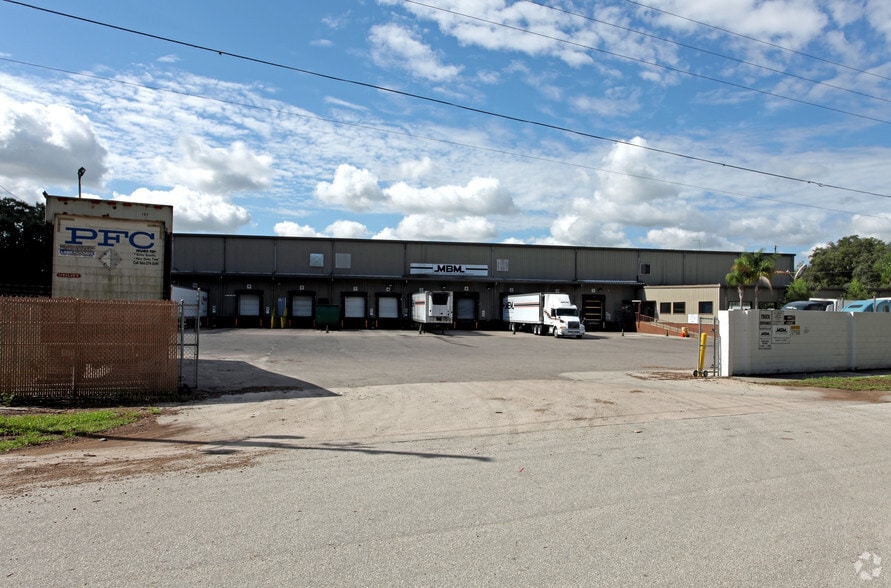 More Photos Of 4060 Dr Love Rd, Orlando Warehouse For Lease