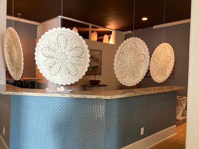 More Photos Of 5721 Winsome Ln, Houston Freestanding For Sale