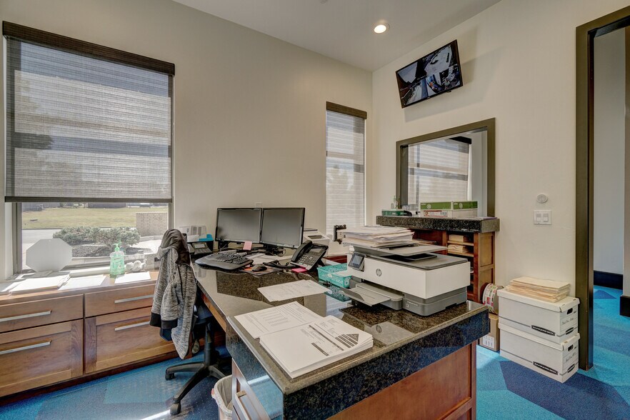 More Photos Of 616 S Post Rd, Midwest City Medical For Sale