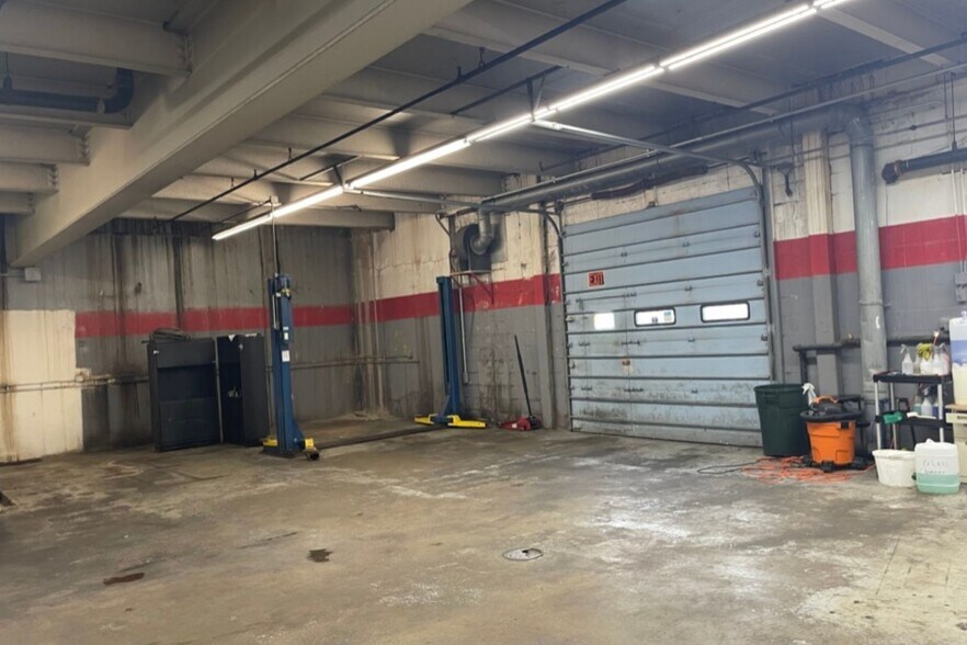 More Photos Of 360 Tunxis Hill Rd, Fairfield Auto Dealership For Sale