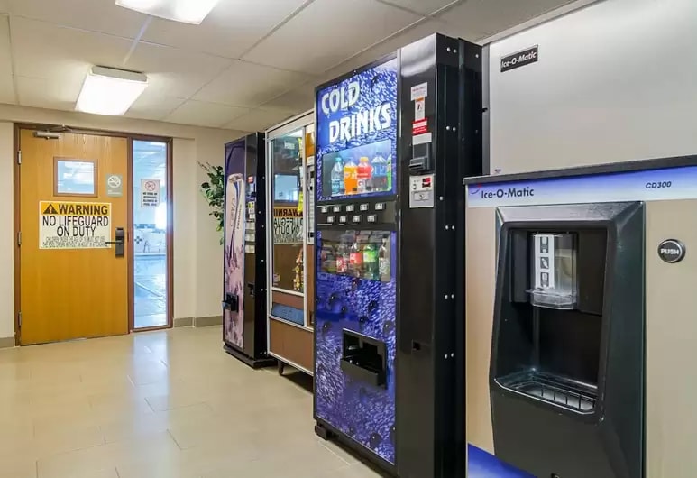 More Photos Of 730 E Jennifer Ln, Sidney Hotel For Sale