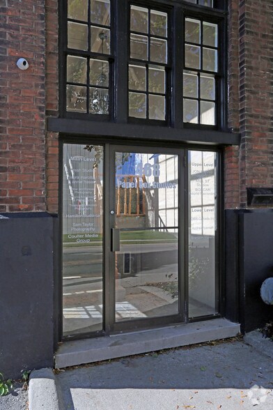 More Photos Of 468 Cumberland Ave, Hamilton Office For Sale