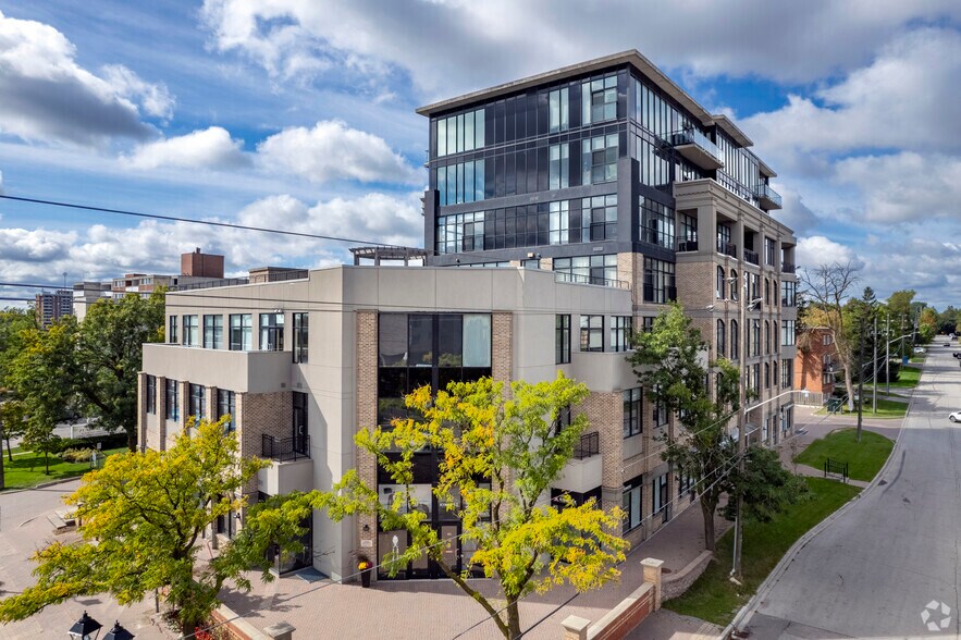 More Photos Of 10376 Yonge St, Richmond Hill Office For Sale