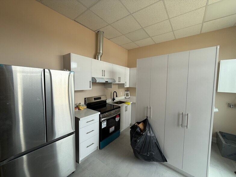 More Photos Of 2146 Kains Rd, London Freestanding For Sale
