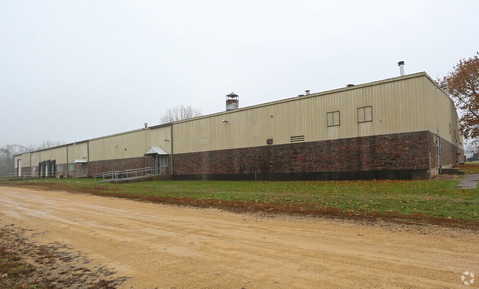 Primary Photo Of 803 Industrial Park Rd, Rock Falls Warehouse For Sale