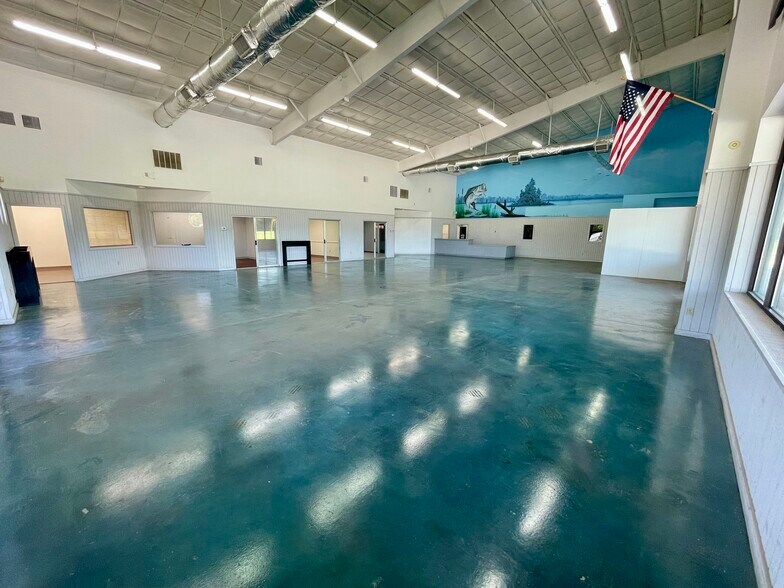 More Photos Of 17601 State Highway 155 S, Flint Warehouse For Sale