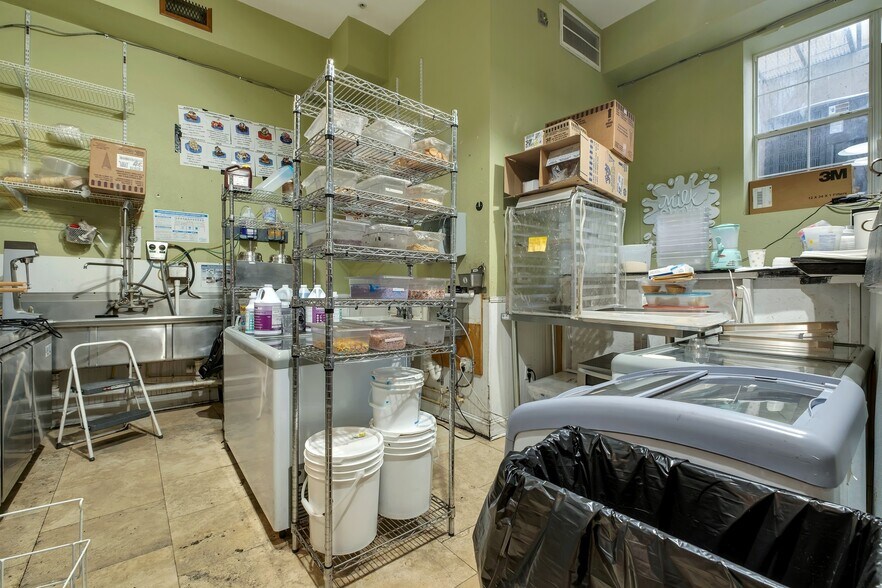More Photos Of 114 All Saints St, Tallahassee Storefront Retail Office For Sale
