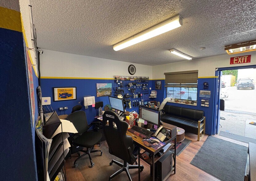 More Photos Of 5634-5636 Newland Way, Arvada Industrial For Sale