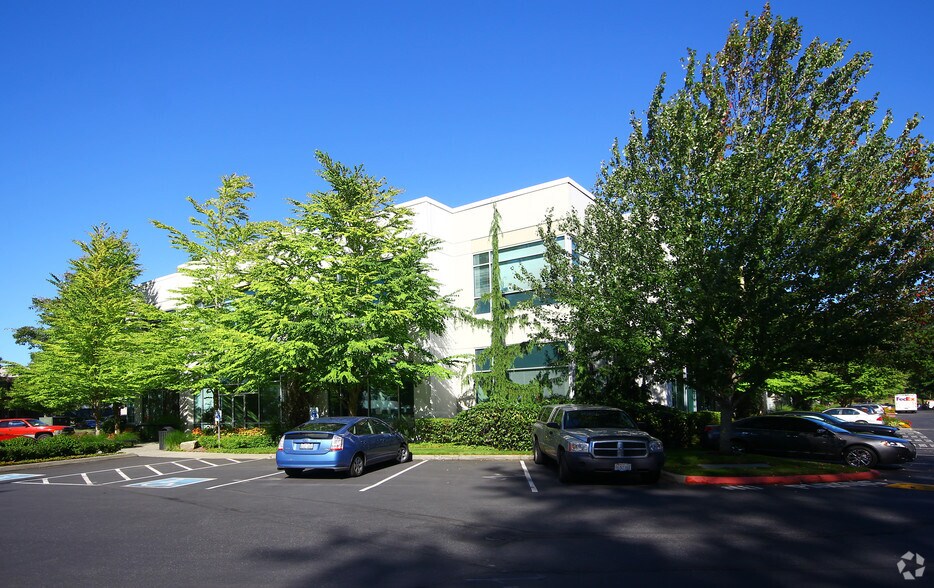 More Photos Of 11714 North Creek Pky N, Bothell Office For Lease