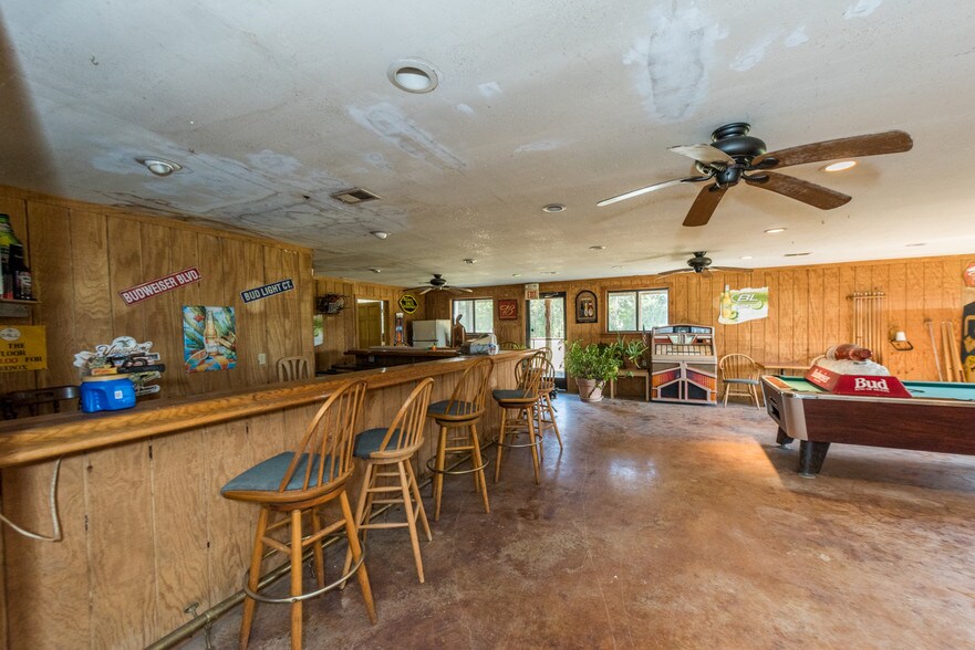 More Photos Of 7386 Mt Carmel Rd, Decaturville Convenience Store For Sale