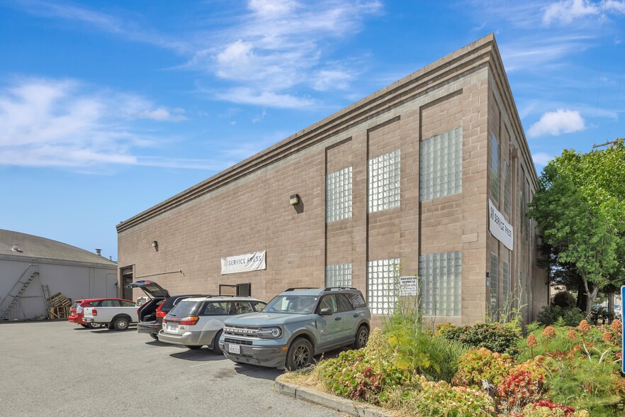 Primary Photo Of 935 Tanklage Rd, San Carlos Distribution For Lease