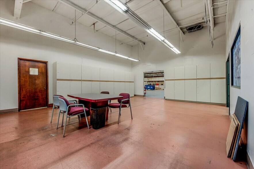 More Photos Of 1257 G St, Fresno Light Distribution For Sale