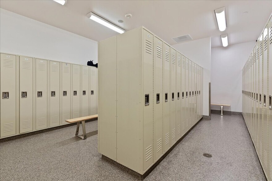 More Photos Of 300 Morrie Ave, Cheyenne Office For Sale