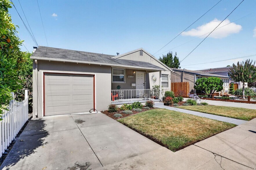 More Photos Of 20847 Chester St, Castro Valley Multifamily For Sale