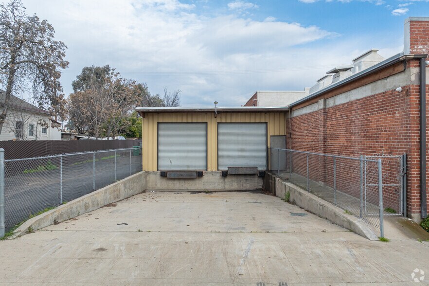 More Photos Of 304 L St, Fresno Industrial For Lease
