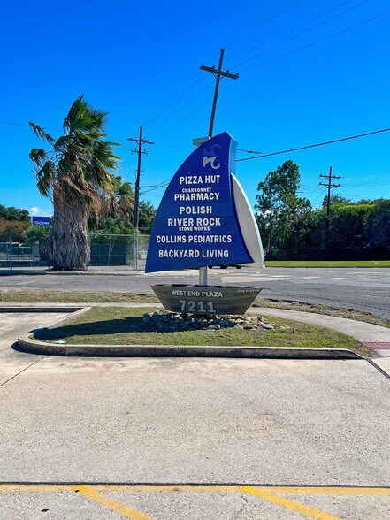 More Photos Of 7211 Regent St, New Orleans Freestanding For Lease